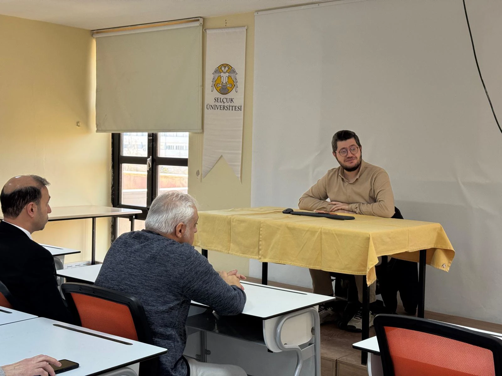 Kütüphanemizde "Kamusal Ahlak" Konulu Hizmet İçi Eğitim Gerçekleştirildi